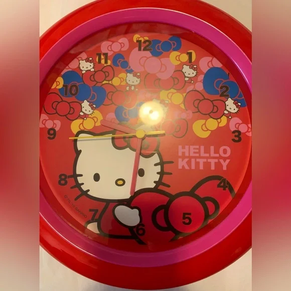 Hello Kitty Wall Clock - Picture 2 of 4